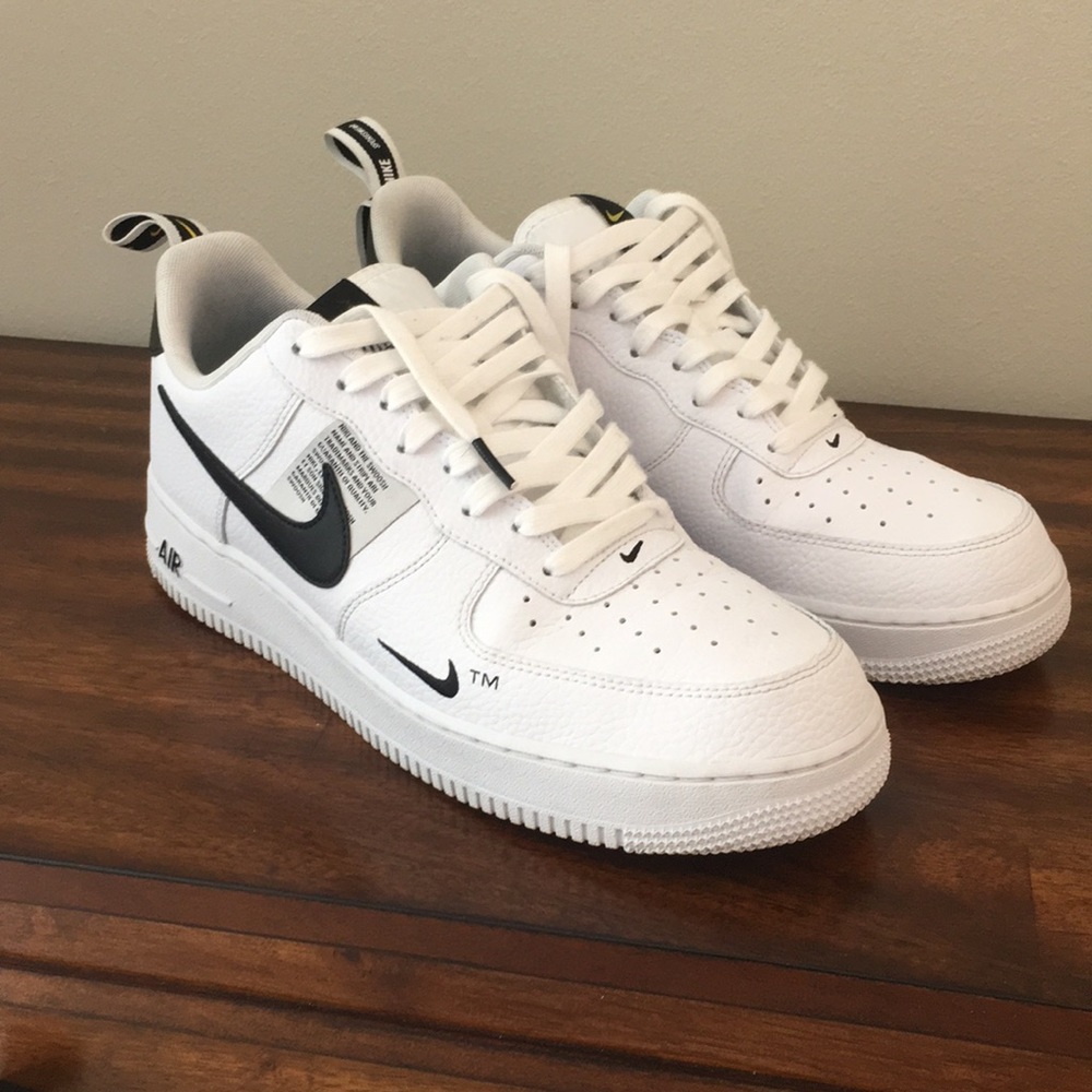 NWOT Nike Air Force 1 07 Lv8 Men’s Sneakers(11.5)